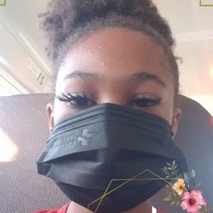 Meet your Posher, Nadia